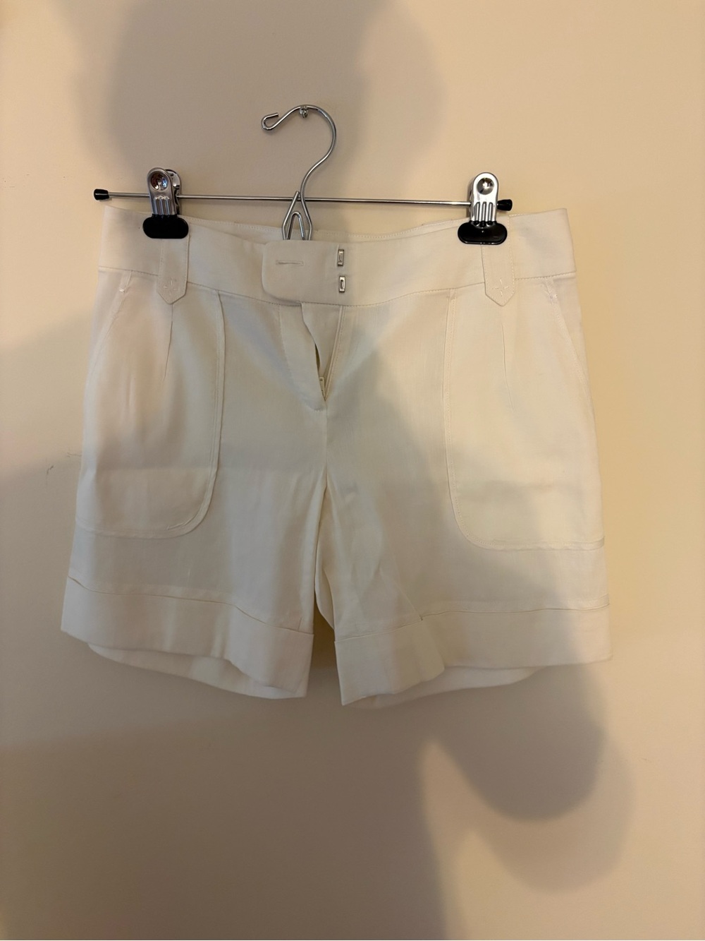 Women’s Elie Tahari White Mid Rise Shorts Size 0